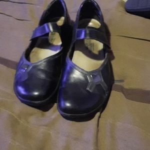 Dress shoes